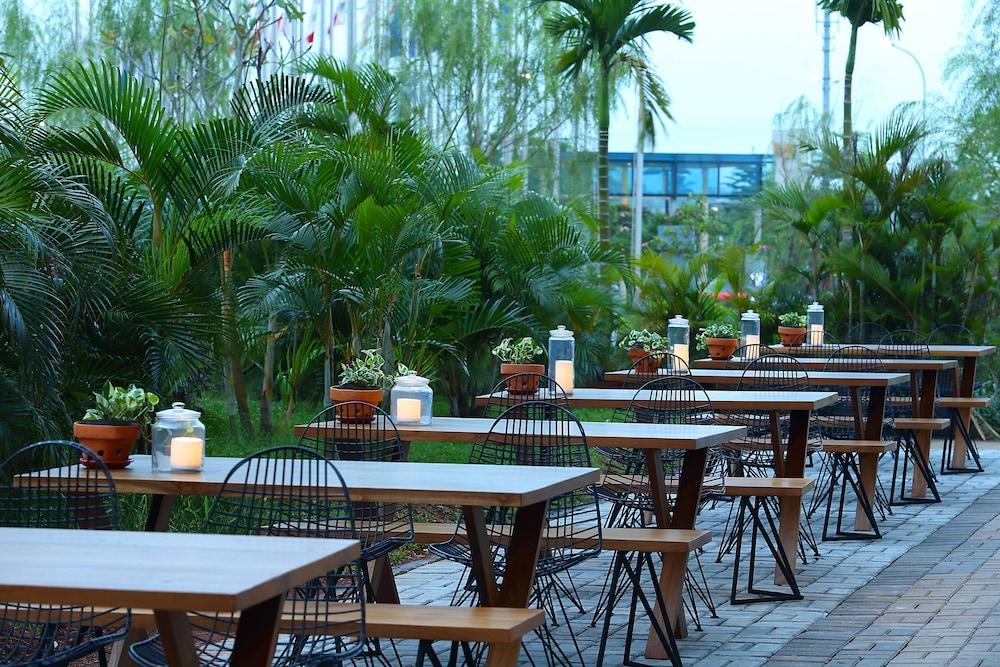 Hotel Santika Premiere Ice - Bsd City Serpong Esterno foto